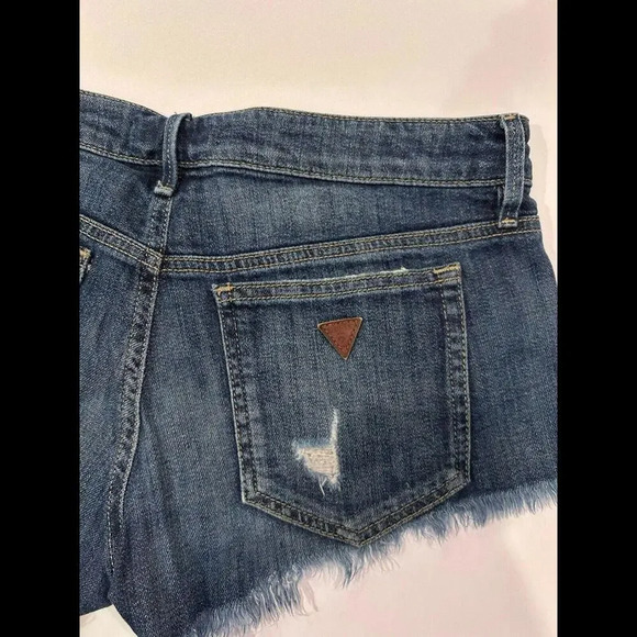 WOMEN'S GUESS CUT OFF DISTRESSED DENIM JEANS SHORTS Dark Blue Sz 26 Stretch Low - Picture 4 of 8